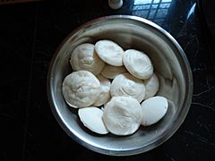 Idlis Detatched From Cooker