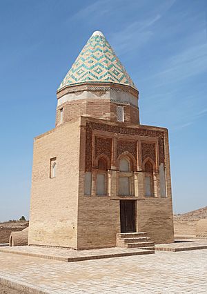 Il-Arslan Mausoleum (42486914261)
