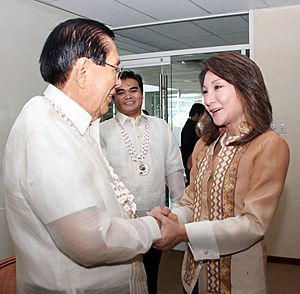 Senator Juan Ponce Enrile meets Gov. Gwen Garcia