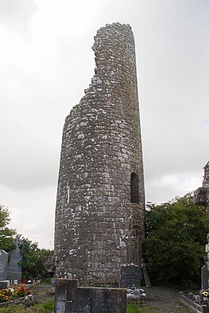 Kilbennan Round Tower E 2010 09 16