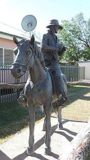 Statue of a drover on horseback, Camooweal, 2019 02