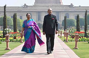 The President, Shri Ram Nath Kovind opens the annual “Udyanotsav” of the Mughal Gardens of Rashtrapati Bhavan, in New Delhi on February 05, 2018. The First Lady of India, Smt. Savita Kovind is also seen (2)