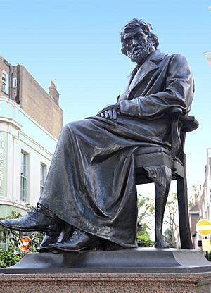 Thomas Carlyle Statue 6b