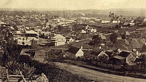 StateLibQld 2 257624 Gympie from the Three Mile during the gold mining boom