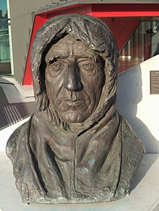 Roald Amundsen bust 20171117-004