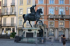 Francesco Mochi’s 1615 equestrian statue of Ranuccio II Farnese in the city’s main square, Piazza dei cavalli.