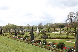 Hampton Court Privy Garden 2022
