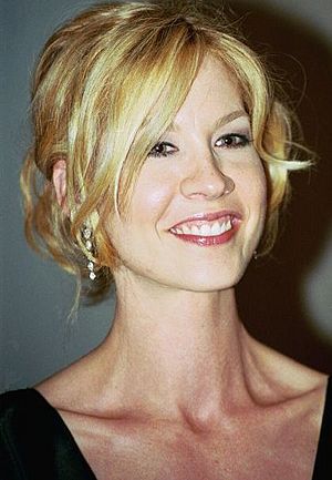 Jenna Elfman 2000