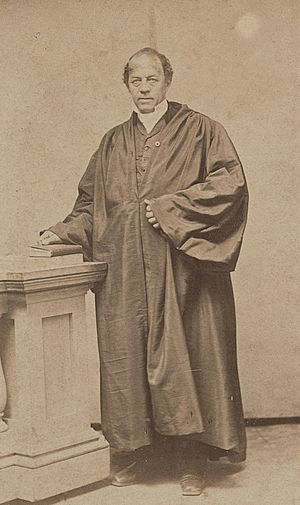 Reverend Leonard Grimes, abolitionist, conductor on the Underground Railroad, and first pastor of Twelfth Baptist Church ("The Fugitives Church"), Boston) - G.H. Loomis, cartes de visite, 7 LCCN2017660624 (cropped).jpg