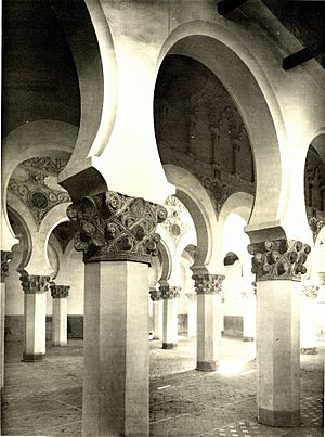 005 Toledo - Inneres der Synagoge Santa Maria la Blanca