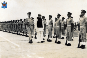 Bangabandhu Sheikh Mujibur Rahman with Bangladesh Air Force personnel (03)