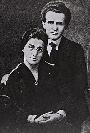 Paula Monbas and David Ben Gurion before their wedding in New York