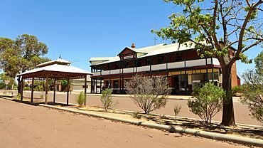 The Woolshed Hotel, Nungarin, 2014(3).JPG