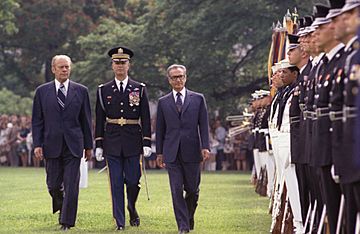 Gerald Ford and Mohammad Reza Shah Pahlavi Whitehouse South Lawn