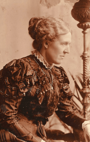 Kathleen Lyttelton circa 1898.png