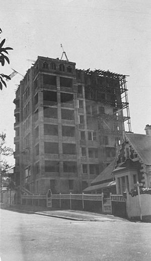 StateLibQld 1 111884 Apartments under construction, Wickham Terrace, ca. 1928