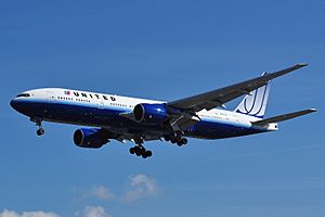 Boeing 777-222ER - United Airlines (N794UA)