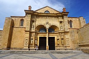 Basílica Menor de Santa María CCSD 07 2017 4676.jpg