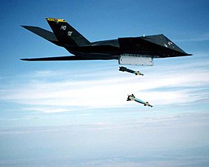 F-117 Nighthawk (2152064930).jpg