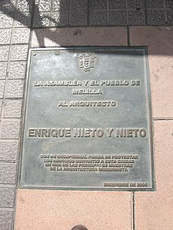 Plaque accompanying Nieto statue