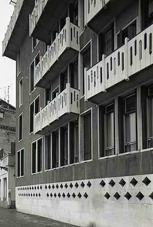 Paolo Monti - Servizio fotografico (Venezia, 1982) - BEIC 6354245