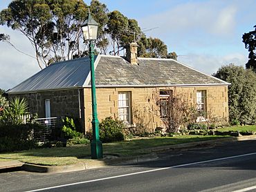Stone house at Ceres Victoria.JPG