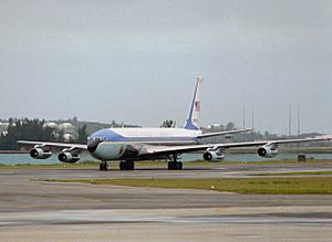 VC-137C Air Force One arriving at Bermuda 1990
