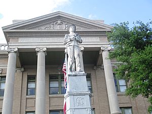 Confederate statue at Williamson County, TX, Courthouse IMG 7113