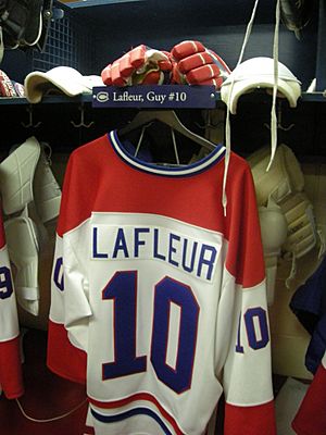 HHOF July 2010 Canadiens locker 12 (Lafleur)