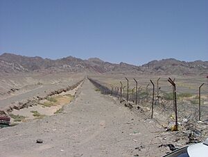 Iran - Pakistan border - panoramio