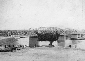 StateLibQld 2 273339 Alexandra Railway Bridge, Rockhampton, 1899