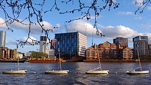 New Embassy of the United States of America in Battersea Nine Elms, London, seen from Pimlico.jpg