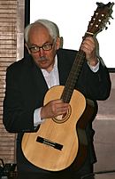 Peter Grünberg playing guitar