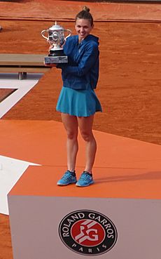 Simona Halep Roland Garros 2018 crop