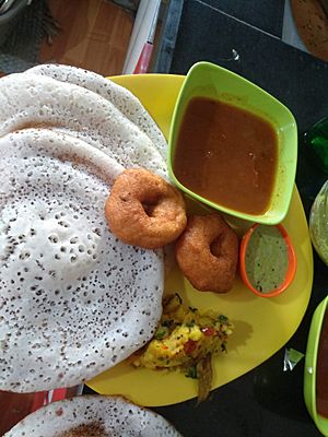 Sponge dosa, media wada, sambar, chutney and potato bhaji