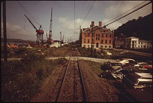 VIEW FROM AN AMTRAK PASSENGER TRAIN ENROUTE FROM HARRISBURG, PENNSYLVANIA, TO BALTIMORE, MARYLAND, AND WASHINGTON... - NARA - 556852
