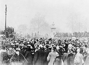 Armistice Day in London, 11 November 1918 Q47852