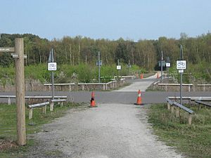 Crossing point in Fowlmead Country Park - geograph.org.uk - 1251331