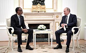 Vladimir Putin and Paul Kagame (2018-06-13) 02