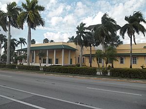 Florida City FL city hall02.jpg
