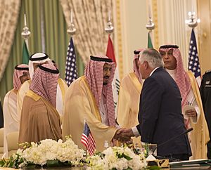 Secretary Tillerson Greets Saudi King Salman Following the Saudi Arabia-Iraq Coordination Committee Meeting (37853939191)