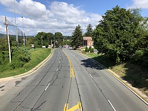 2021-09-18 11 47 18 View north along New Jersey State Route 31 from the overpass for the rail line between Pershing Avenue and Upper Park Drive in Washington, Warren County, New Jersey