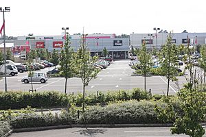 Junction One Retail Park (2), August 2009