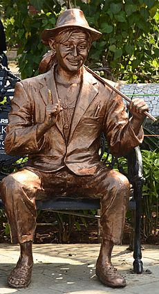 Raj Kapoor's statue at Bombay's Walk of Stars