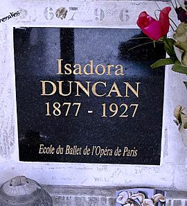 AX Isadora Duncan Tomb crop