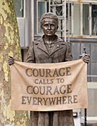 Millicent Fawcett Statue 02 - Courage Calls (27810755638) (cropped)