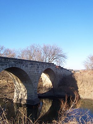 1886 Clements Stone Arch Bridge over Cottonwood River (2006)