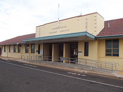 Charleville Railway Station, Queensland, July 2013.JPG