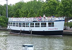 Erie Canal Cruise - Colonial Belle
