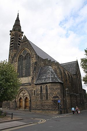 Holy Rood Church, Barnsley by Roger Templeman Geograph 2560968.jpg
